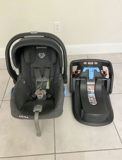 Uppababy Car Seat + Base