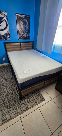 Full size bed