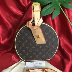 LV Louis Vuitton round crossbody  Leather goodies, Louis vuitton, Louise  vuitton