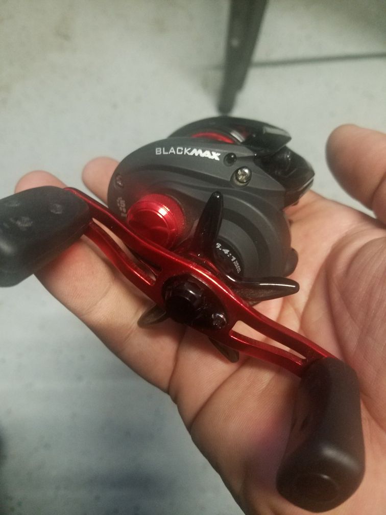 Abu Garcia black max 3 casting reel