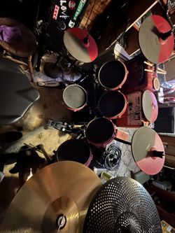 Alesis Nitro Mesh Kit w/new Throne & extras