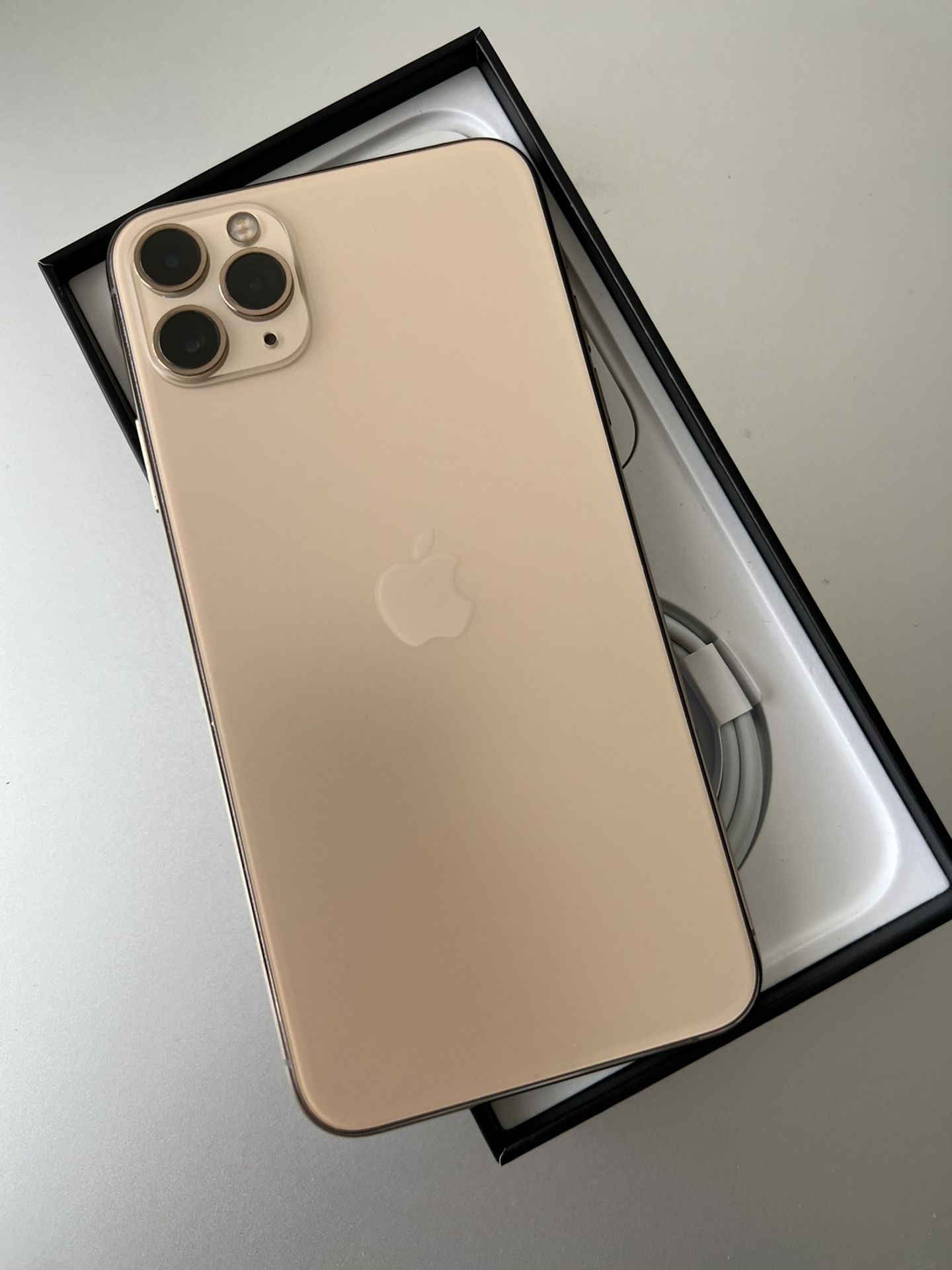 Iphone 11 Pro Max 64GB ANY CARRIER GOLD