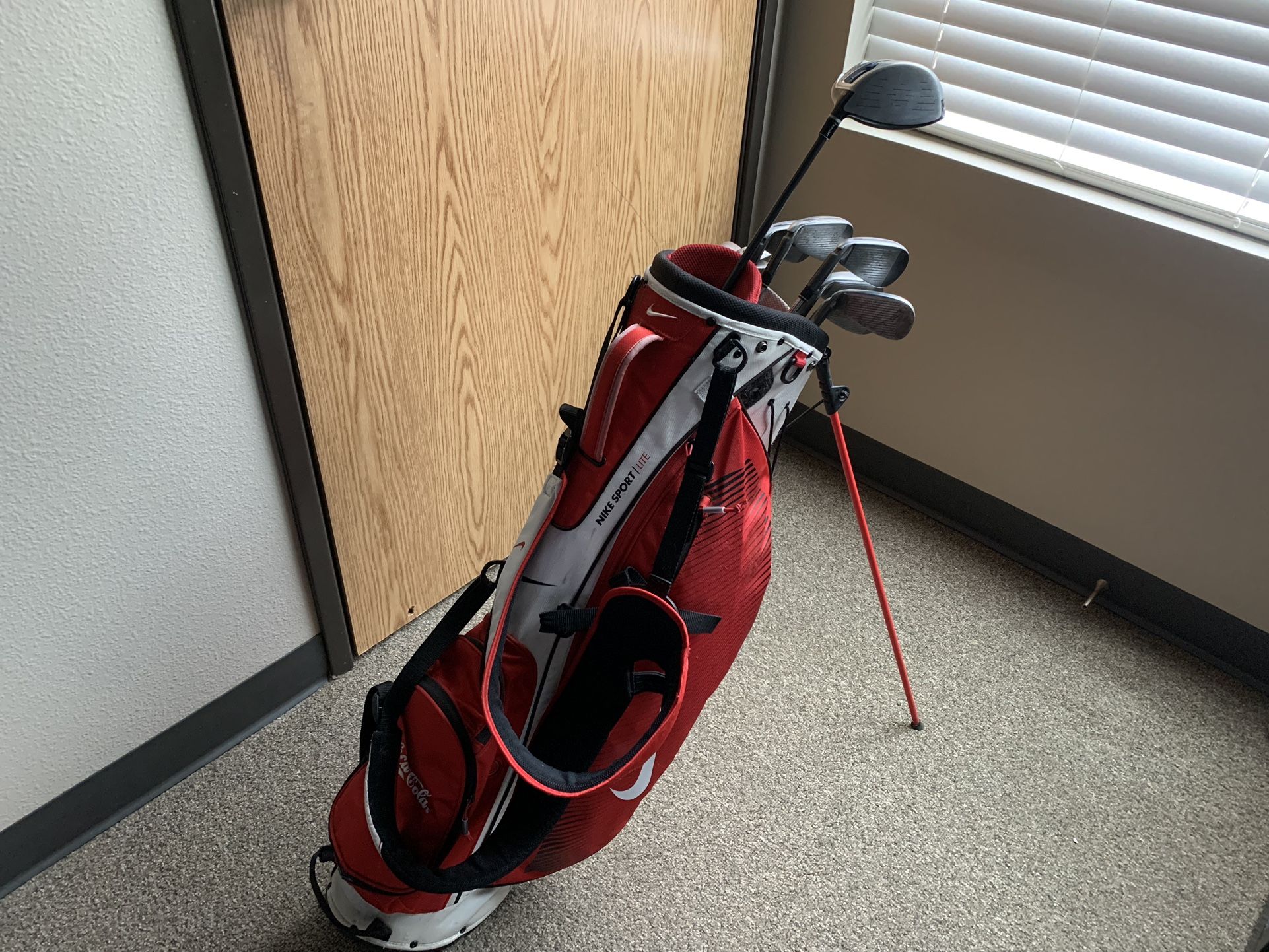 Nike Golf Bag (CLUBS NOT INCLUDED)
