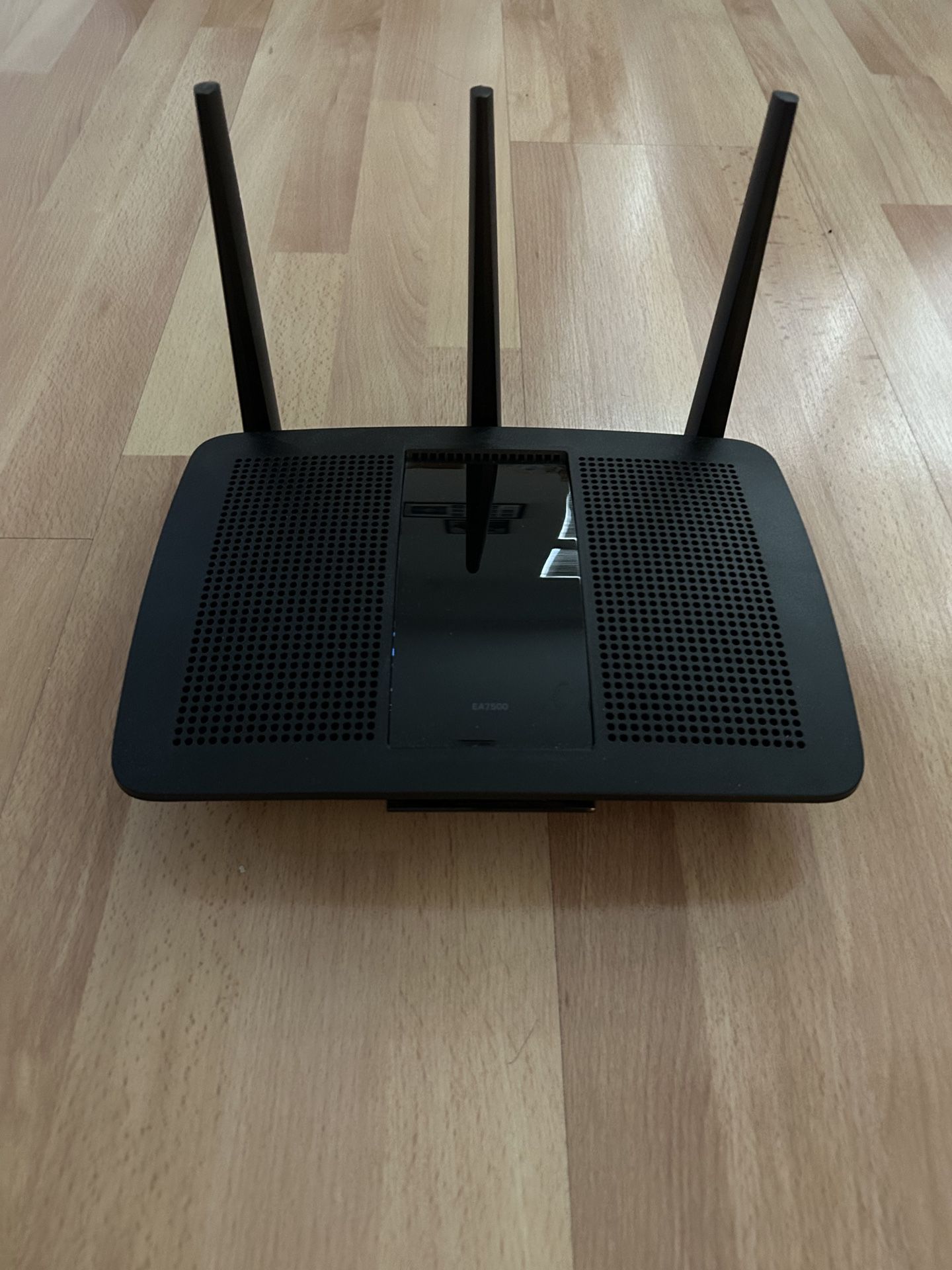 Linksys EA7500  Router 