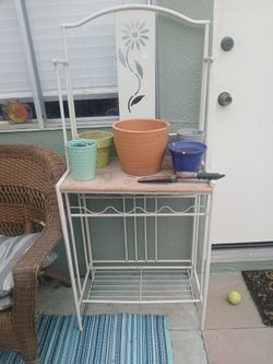 Groovy outdoor plant stand