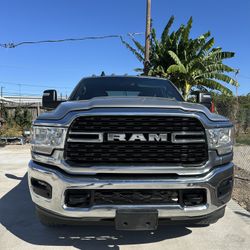 🔥 2023 DODGE RAM 2500 BIGHORN 🔥 💪 6.4L Gas – HEMI Power 🛻 79,000 miles | Clean Title ⚙️ Automatic | 4x4 | Runs & Drives Perfect ✨ Excellent Interi
