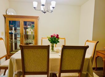Dinning Tabel with 6 Chairs