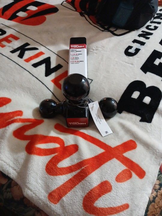 Triple Ball Mount