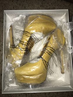 Jessica Simpson heels