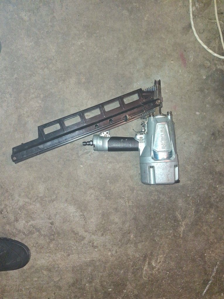 HITACHI Nail Gun