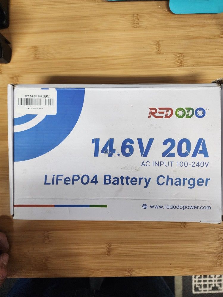 Redodo 14.6V 20A Lithium Battery Charger