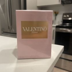 Valentino Donna Perfume 