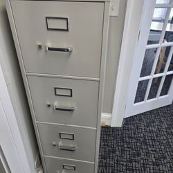 4 Drawer File Cabinet 