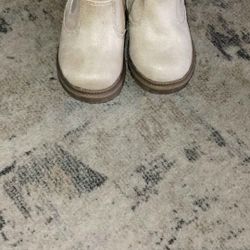 Size 3 Girls Boots. 