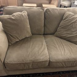 Sofa /Loveseat  Very Clean  ( Macys Made) / Best Offer Accepted 