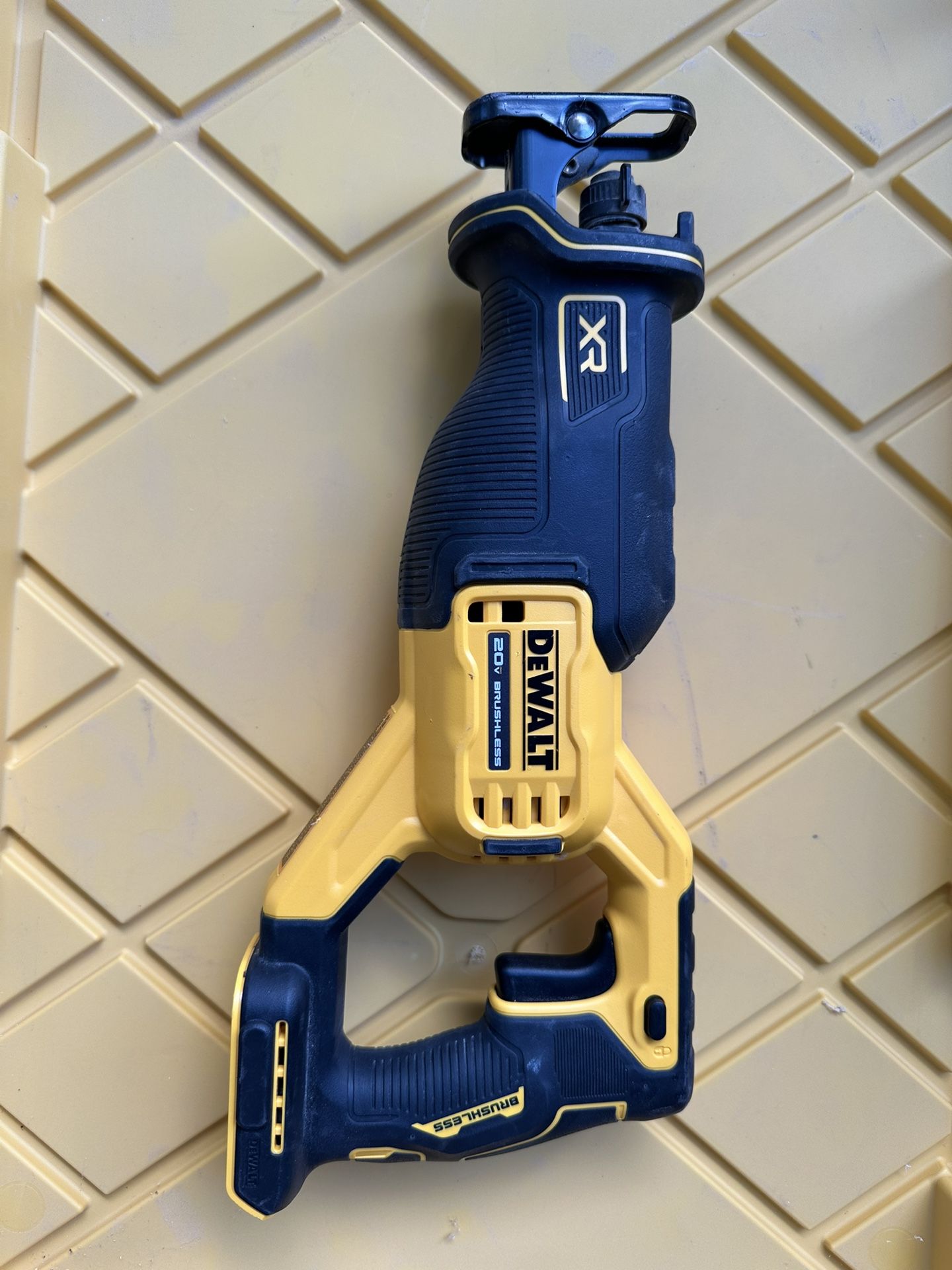 Dewalt DCS382 Reciprocating Saw - USED LIKE NEW