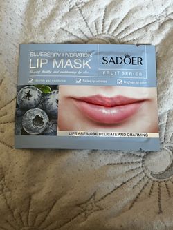 Lip mask