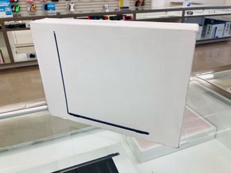 MacBook Air m3 15” 8gb ram 256gb ssd