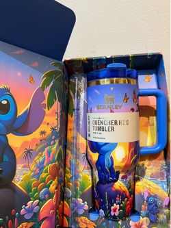 💙 Disney Stitch Stanley Quencher H2.0 40oz Limited Edition Sunset Tumbler + Box