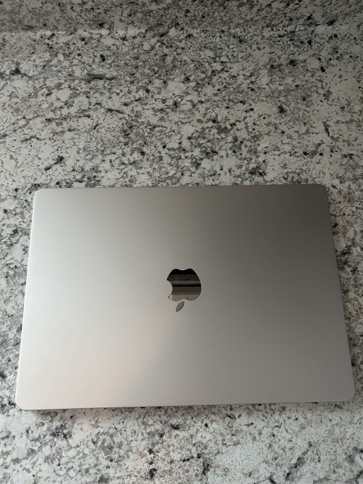 Macbook Air 15-inch, M2, 2023