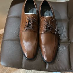 $30 Size 9 Alfani men’s dress shoes (Macy’s house brand)