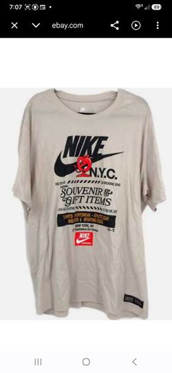 Nike NYC Souvenir Graphic T-Shirt size L