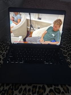 MAC BOOK AIR