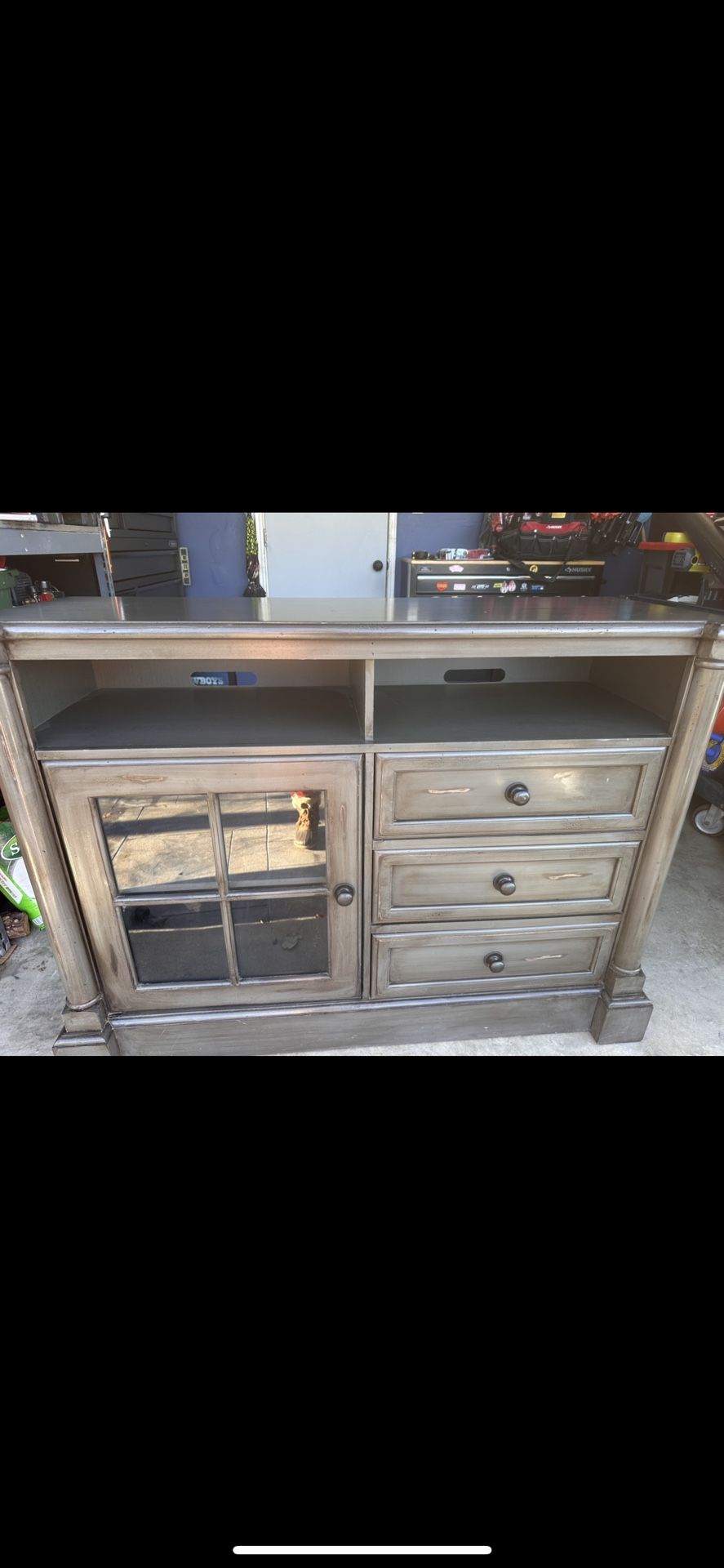 Tv Stand/ console table with 3 drawers