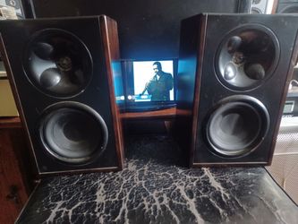 KLIPSCH WB14 WIRED BOOKSHELF SPEAKERS $300 FINAL PRICE READ DESCRIPTION AND SEE ALL PICTURES