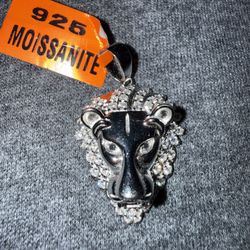 Lion pendant 