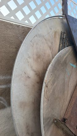 Large round party tables