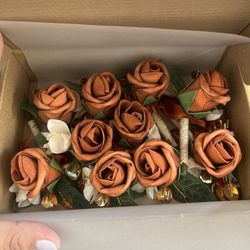 Ling’s Moment Boutonniere Set 