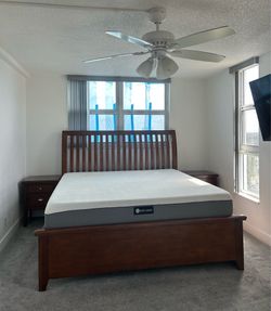 King Solid Wood Bedroom Set
