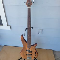 Yamaha Fretless Bass