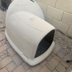 XL Dog House ( Small To  Extra Large Dogs)