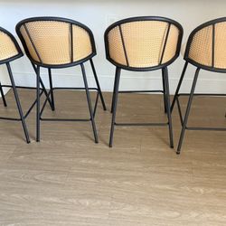 4 Bar Stools 