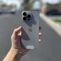 iPhone 15 Pro Max (UNLOCKED) | Read Description 👇🏼