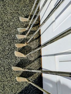 ⁷ Vintage Collectible Golf Clubs - Great Condition 