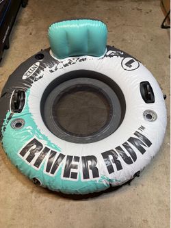 River Run floating lounge with backrest and cup holders