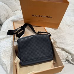 Louis Vuitton District PM Men’s Bag
