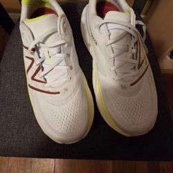 MENS SIZE 14 XWIDE NEW BALANCE MORE V4 SHOES