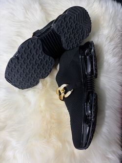 Black sneakers size 9
