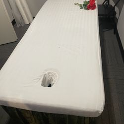 massage table
