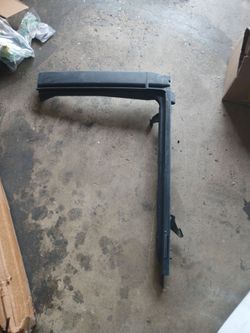 10-18 Jeep Wrangler Jk Lower Right Side Glass frame Rail
