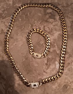 Set 14kt gold plated cuban link chain & bracelet $140