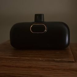 Black Power Bank for iPhone (NOT AN USB-C CHARGER)