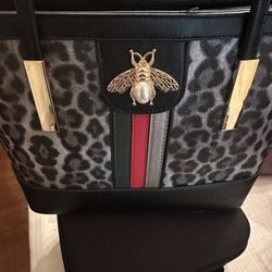 Nice Bumble Bee Black Leopard Bag