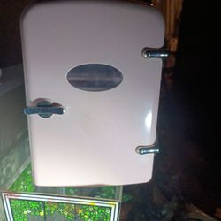   Mini Mini Refrigerator