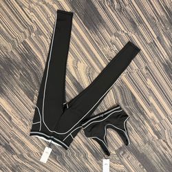 Alo woman’s bra/ leggings