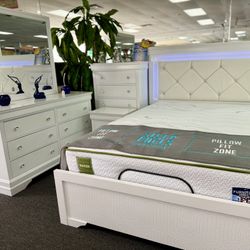 Bedroom Furniture Blow Out Sale🚨Beautiful White 5pc Bed Set Available Crazy Deal For $699